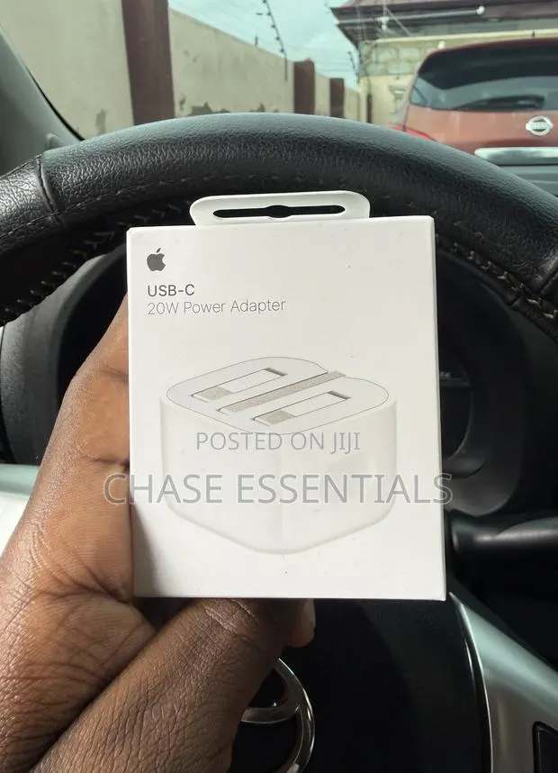 20W USB-C Power Adapter - UK 3-Pin Plug (Charger Head iPhone) · Photo 1