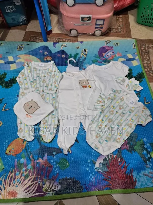 Cute for Baby 8 Pieces Clothing Set 3 to 6months · Photo 1