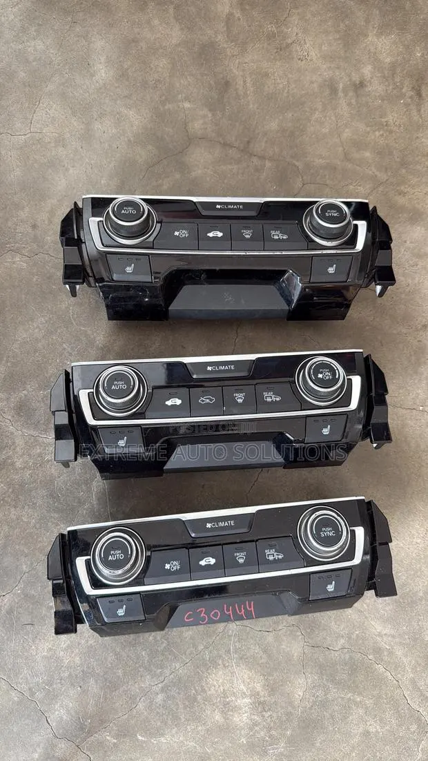 Civic 2017 Dashboard Center Climate Control · Photo 1