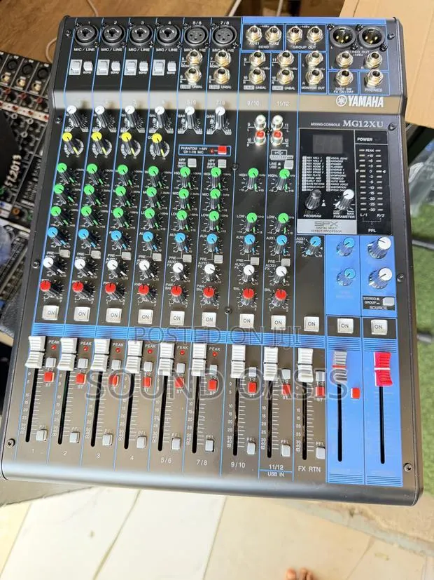 Yamaha Mg12xu 12-Channel Mixing Console · Photo 1