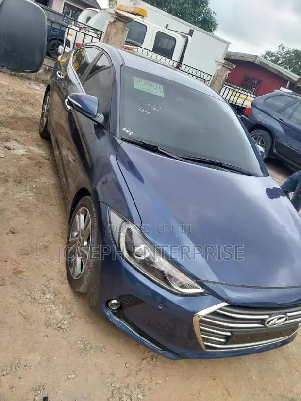 Hyundai Avante 2017 Blue · Photo 1