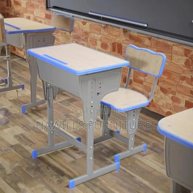 Sturdy Table And Chair · Photo 1