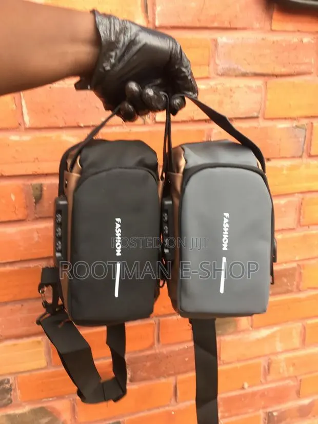 Waterproof Durable Chest Bag-Urban Simplicity Crossbody Shoulder Pack · Photo 1