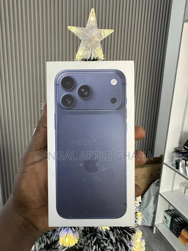 New Apple iPhone 17 Pro Max 256 GB Blue · Photo 1