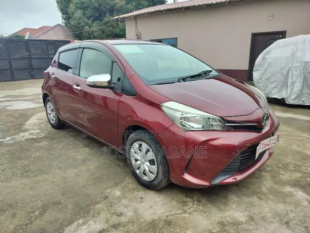 Toyota Vitz 2015 Brown