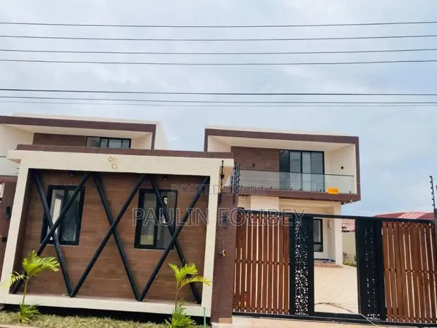 5bdrm Duplex in Dg Property, Oyarifa for sale · Photo 1