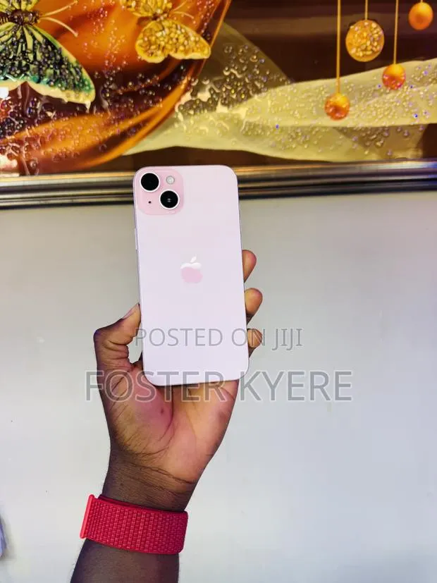 New Apple iPhone 15 Plus 128 GB Pink · Photo 1