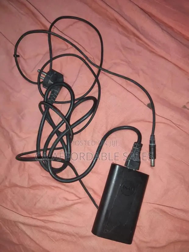 Original Dell 65W Laptop Charger. Fits Latitude E7270 Similar Models · Photo 1