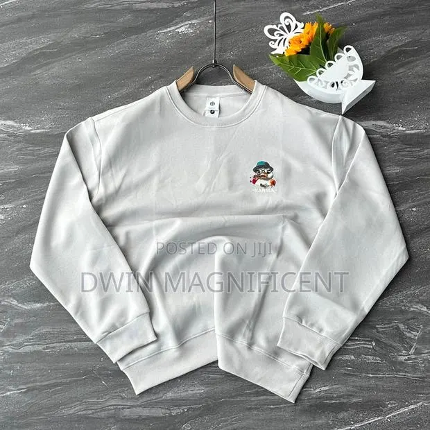 Cotton Sweater/ Sweatshirt · Photo 1