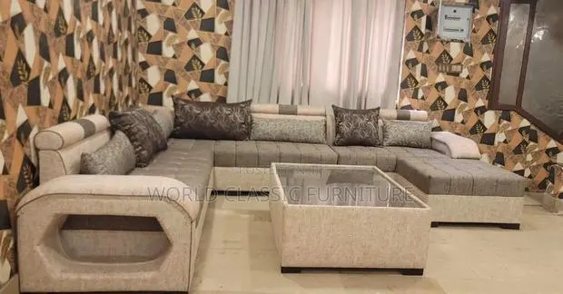 L-Shaped Sectional Sofa · Photo 1