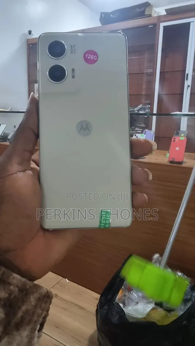 New Motorola Moto G Stylus 5G (2024) 128 GB Gold · Photo 1