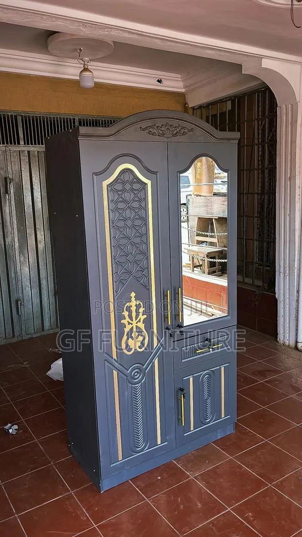 Two-Door Wardrobe · Photo 1