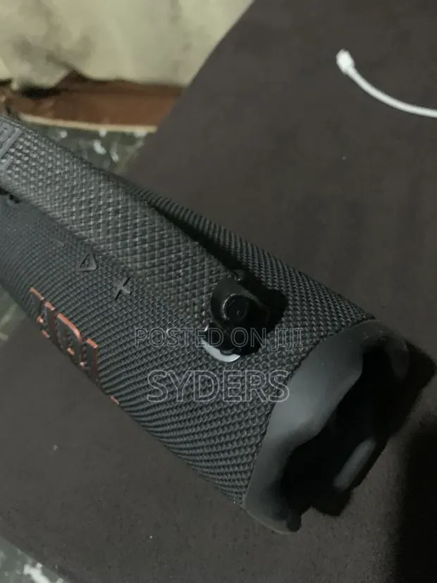 JBL Charge 5 · Photo 1