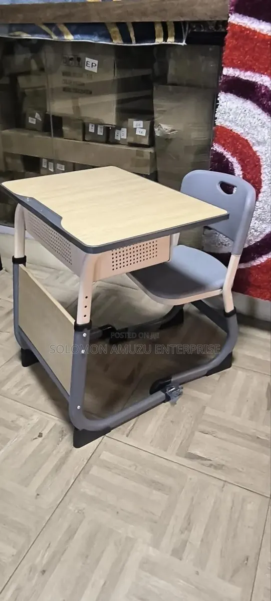 Student Desk · Photo 1