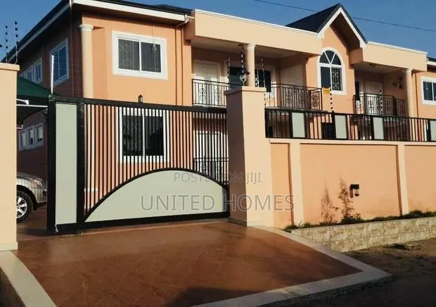 10bdrm Apartment in Adenta for sale · Photo 1