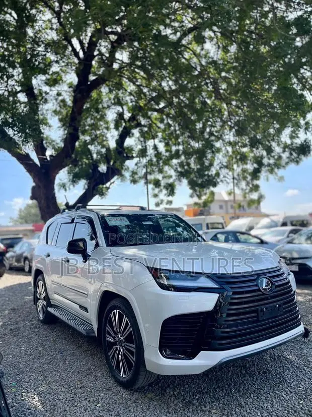New Lexus LX 700h 2025 White · Photo 1
