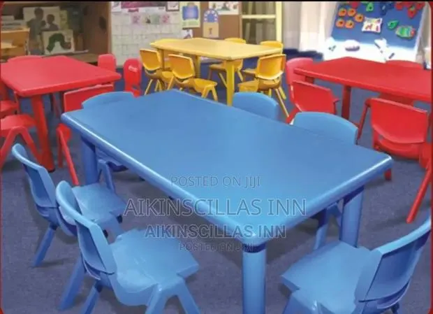Rectangular Plastic School Table · Photo 1