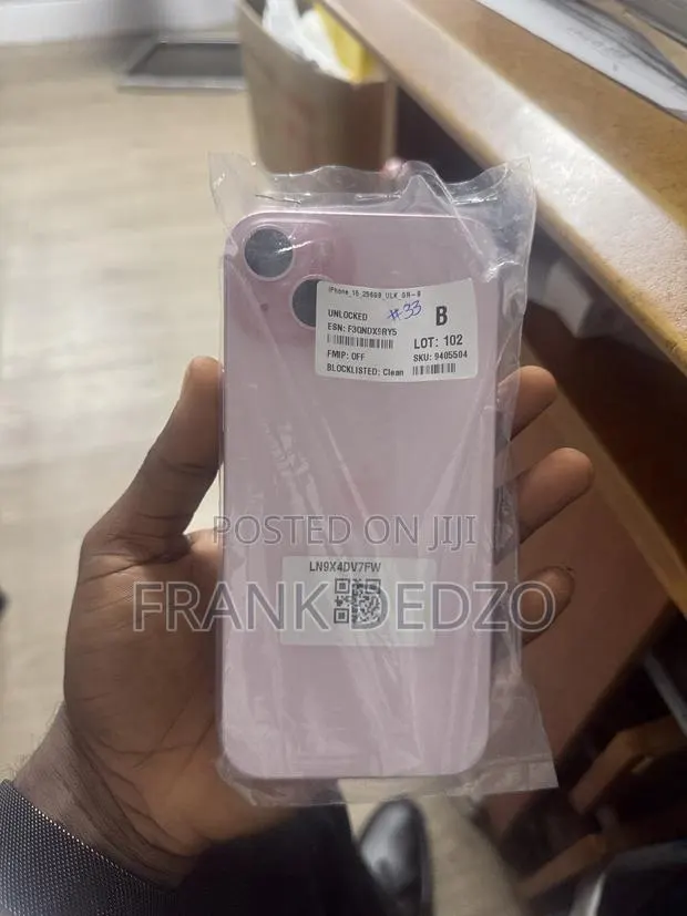 Apple iPhone 15 Plus 256 GB Pink · Photo 1