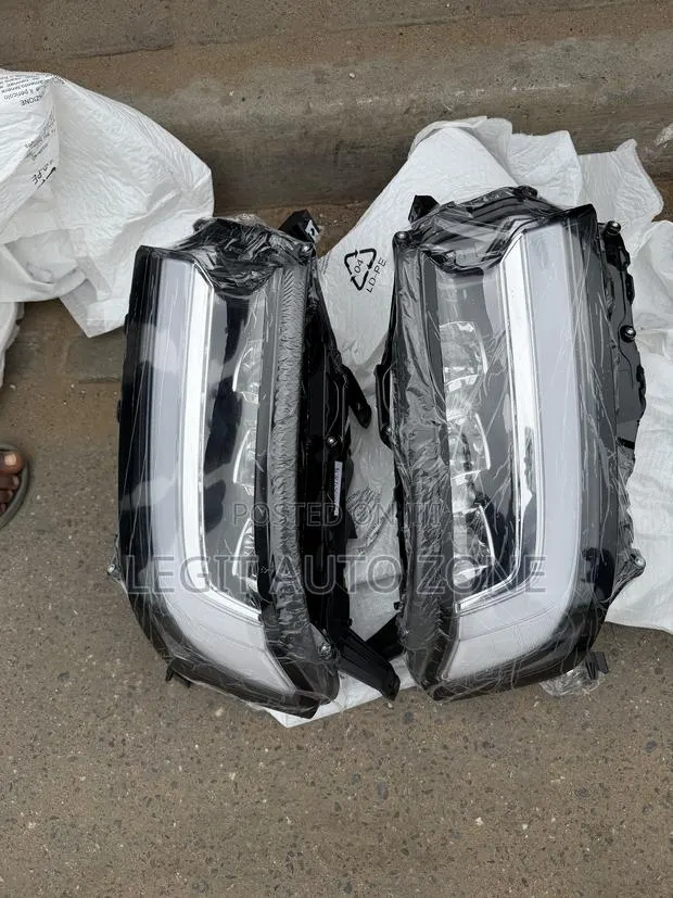 Toyota Land Cruiser 2021,2022,2023, Headlight Available · Photo 1