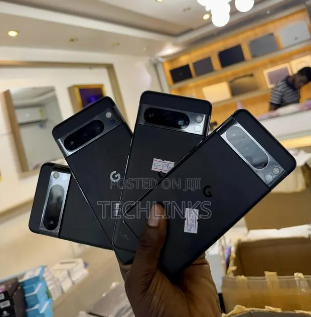 Google Pixel 8 Pro 128 GB Black · Photo 1