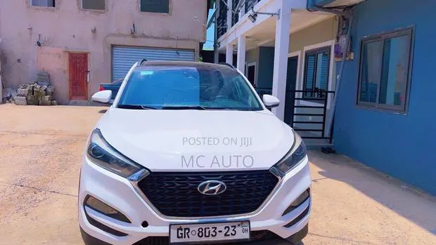 Hyundai Tucson 2017 White · Photo 1