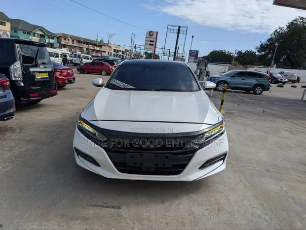 Honda Accord Sport (1.5L 4cyl Turbo CVT) 2019 White · Photo 1