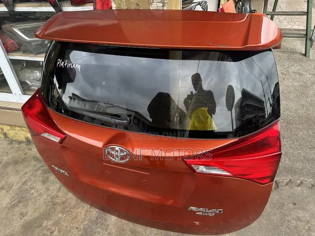 Toyota RAV4 2012-2014 Boot Complete · Photo 1
