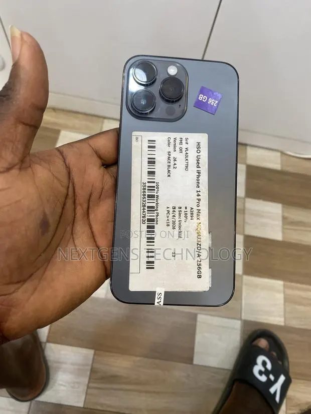Apple iPhone 14 Pro Max 256 GB Black · Photo 1