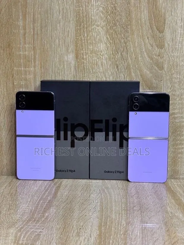 New Samsung Galaxy Z Flip4 256 GB · Photo 1