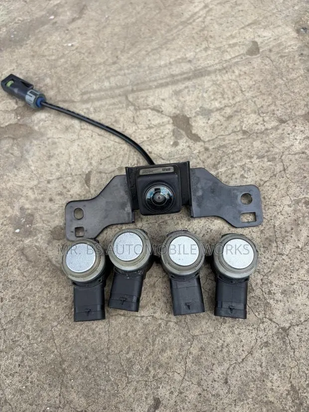 Mitsubishi Outlander Parking Sensor Layout 2022-2025 · Photo 1
