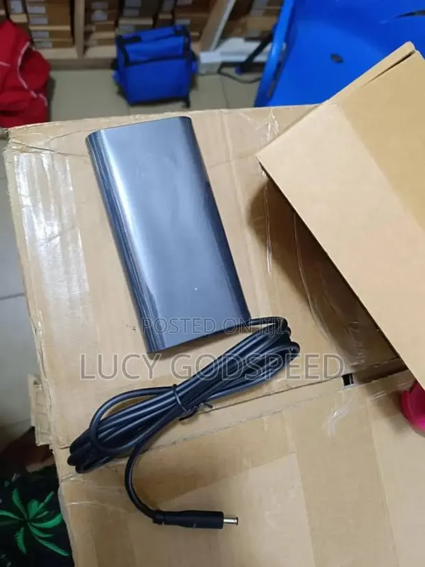 Original Dell Small Pin Charger · Photo 1