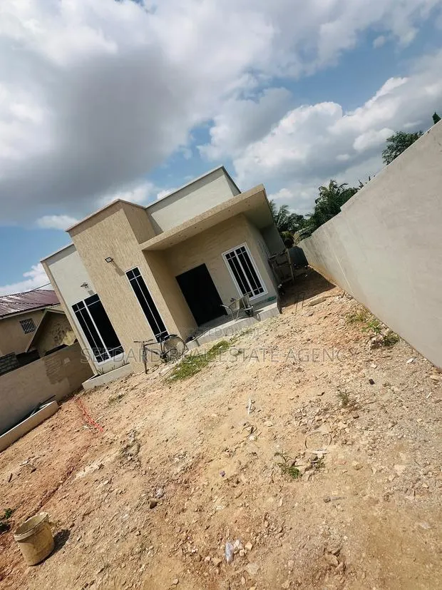 3bdrm House in Sefdard Properties, Amasaman for sale · Photo 1