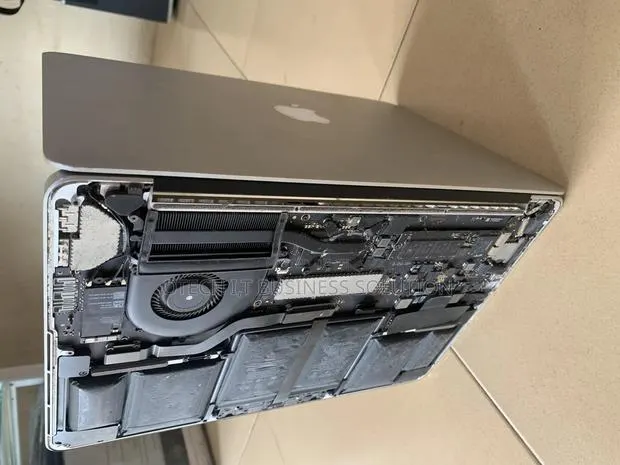 Macbook Spares Parts · Photo 1