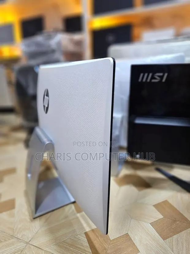 Desktop Computer HP Pavilion 27 8GB Intel Core i5 HDD 1T · Photo 1