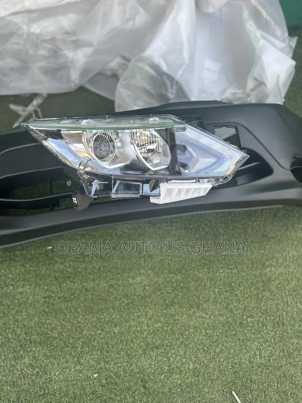 Nissan Rogue Sports/Qashqai J11 Headlight 2014 2015 2016 2017 2018 · Photo 1