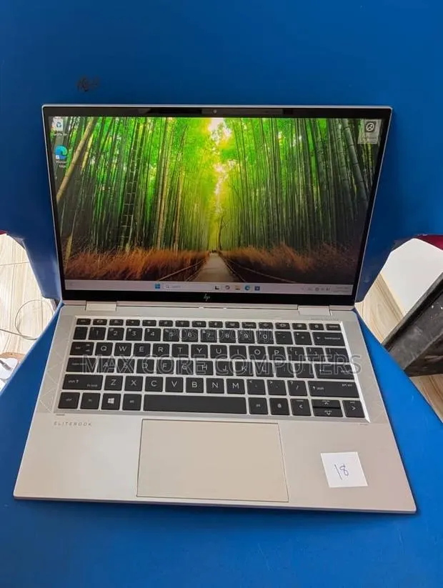 Laptop HP EliteBook 1030 16GB Intel Core i7 SSD 512GB · Photo 1