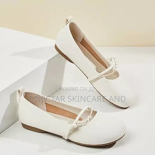 White Pearl-Detail Mary Jane Flat Shoe · Photo 1