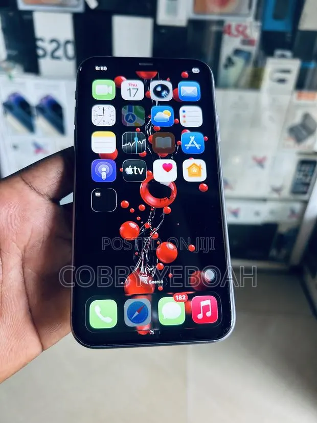 Apple iPhone 11 64 GB Purple · Photo 1