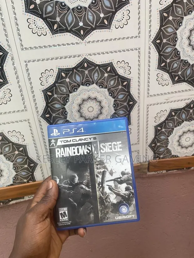 PS4 Game Discs Bundle · Photo 1