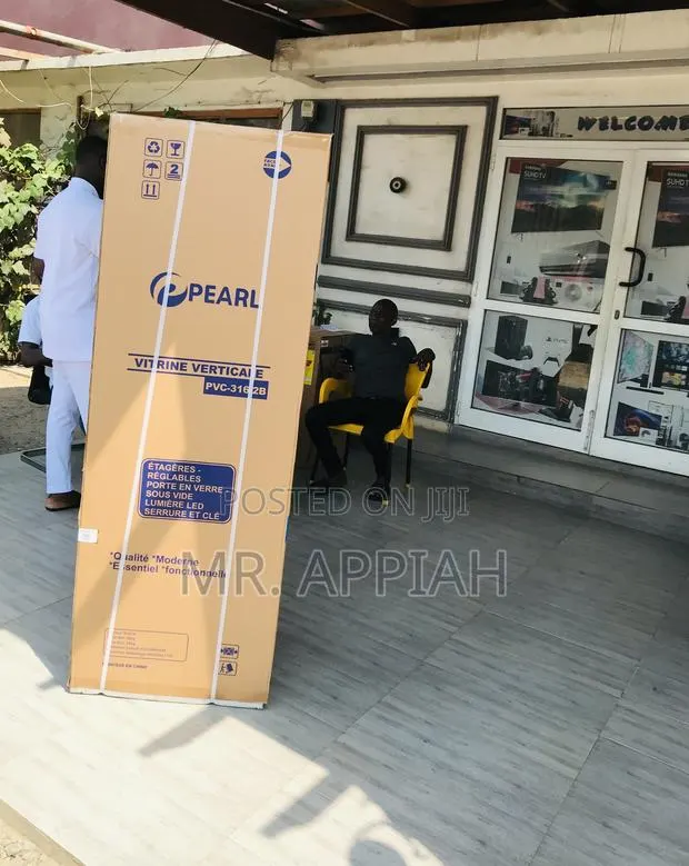 Elegant Pearl PVC-316-2b 1 Door Display Fridge. · Photo 1