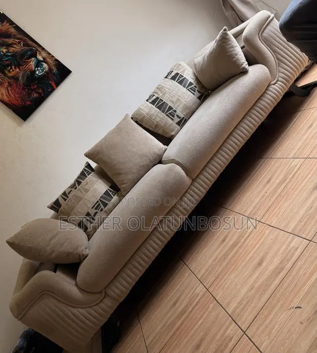Comfortable and Quality Sofa · Photo 1