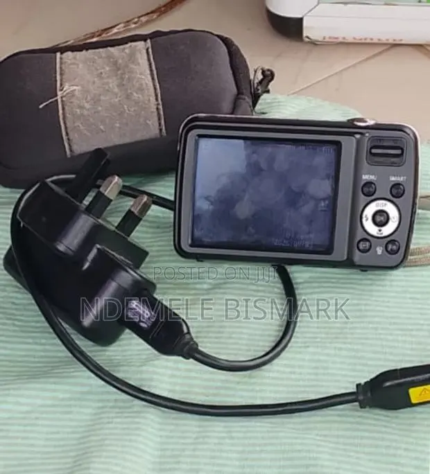 Digital Camera · Photo 1