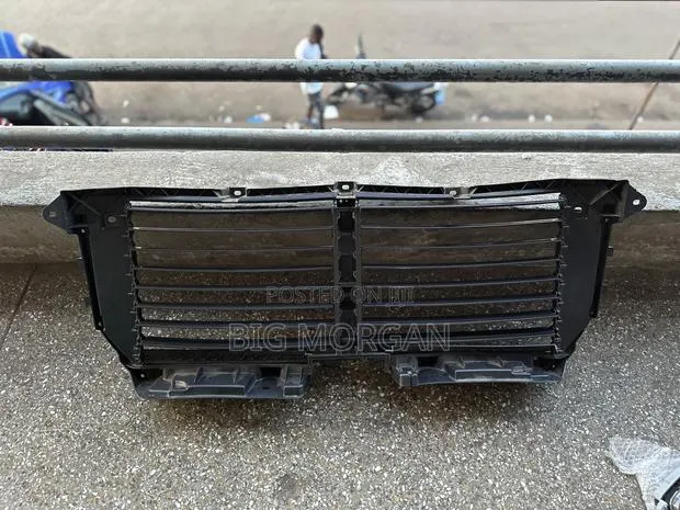 Ford F-150 2015 2016 2017 Shuttrr Grille With Motor · Photo 1