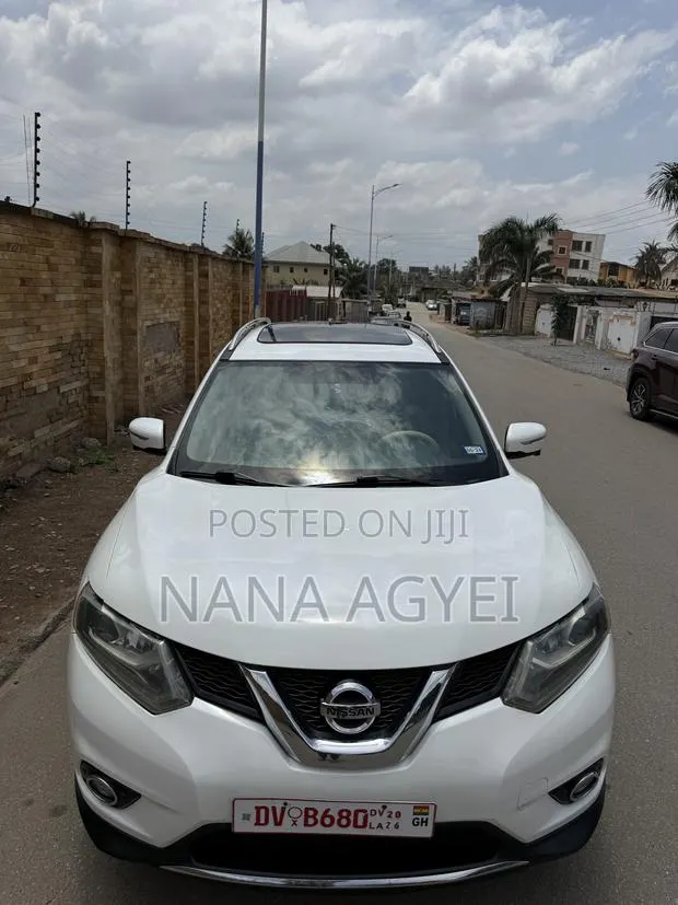 Nissan Rogue SV 4dr SUV (2.5L 4cyl CVT) 2015 White · Photo 1