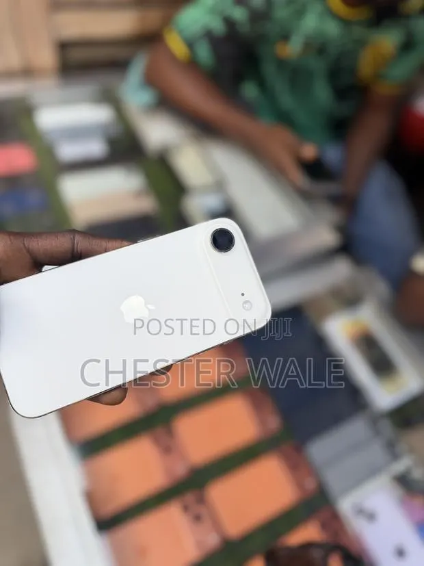 Apple iPhone Air 256 GB White · Photo 1
