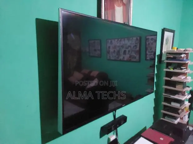 SONY 65" Smart TV · Photo 1