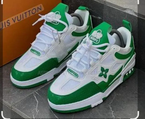 Louis Vuitton Sneakers · Photo 1