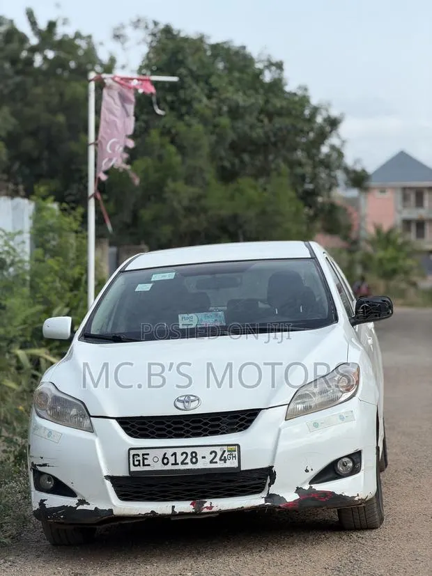 Toyota Matrix 2011 White