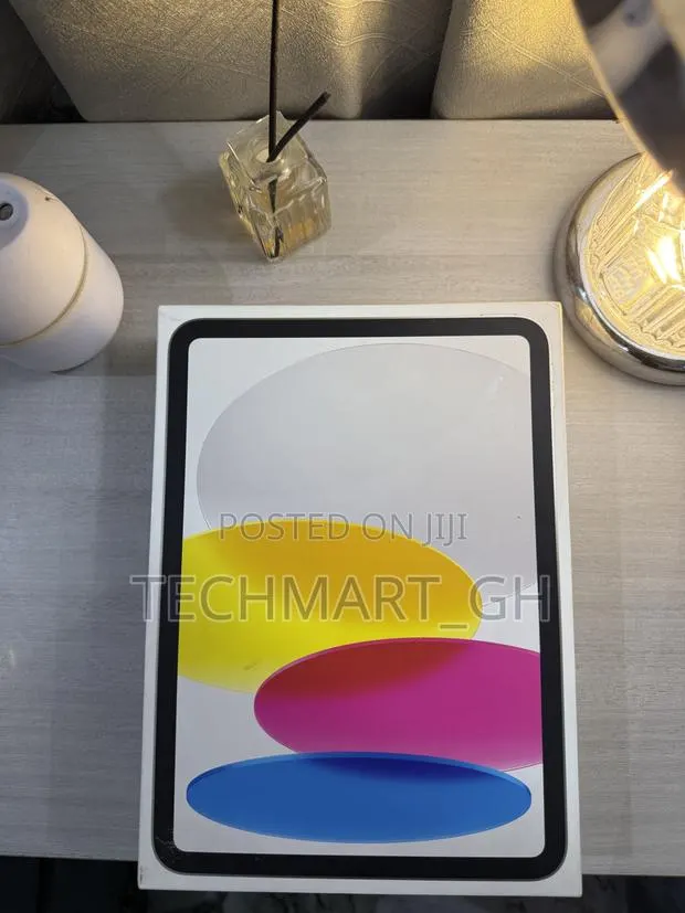 New Apple iPad (2025) 128 GB Silver · Photo 1