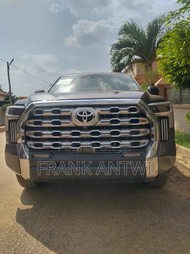 Toyota Tundra SR5 CrewMax 4WD SB w/6.5' Bed 2025 Gray · Photo 1